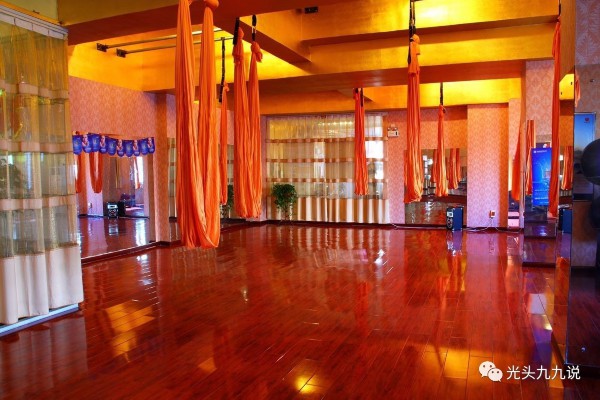 成都桑拿泳池设备,超值养生套餐推荐(成都泳池酒店) 成都桑拿泳池设备,超值养生套餐推荐(成都泳池酒店)